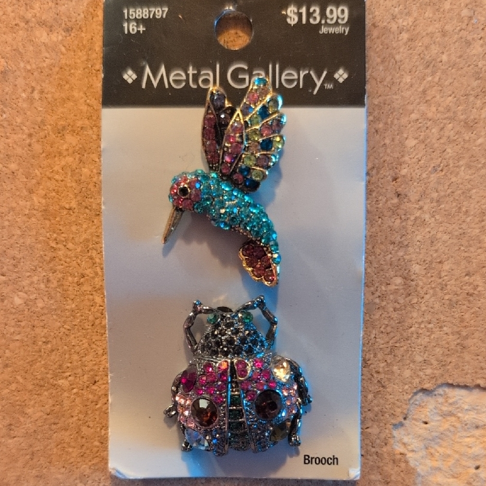 Gallery Multicolor Hummingbird and Beetle Brooch Set
